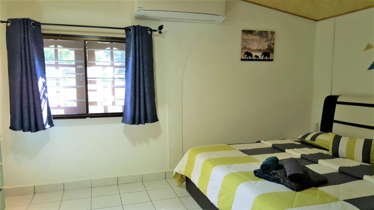 Sabandy Guesthouse Kuah Exterior photo