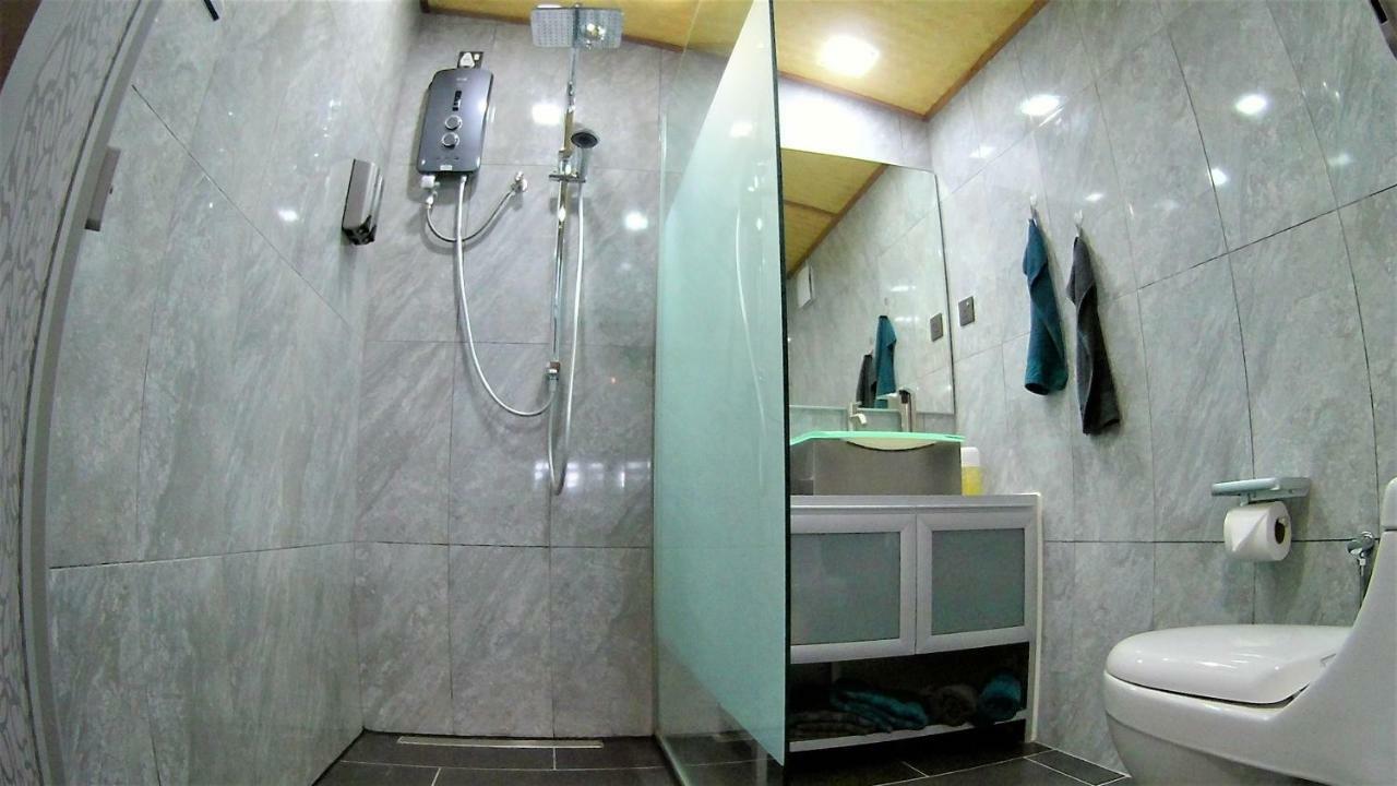 Sabandy Guesthouse Kuah Exterior photo