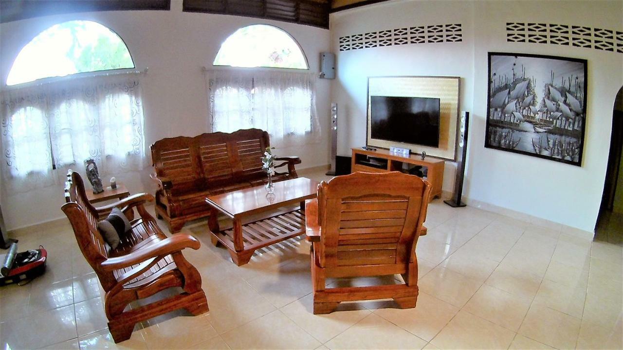 Sabandy Guesthouse Kuah Exterior photo