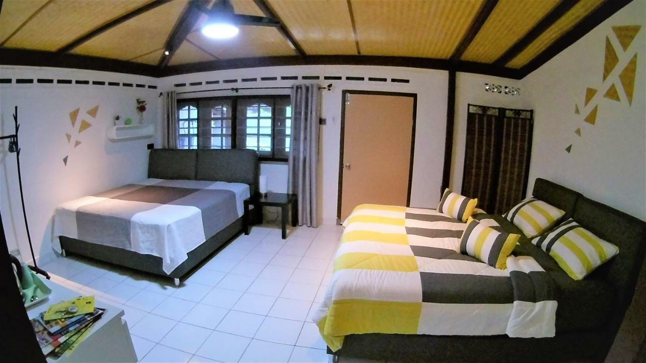 Sabandy Guesthouse Kuah Exterior photo