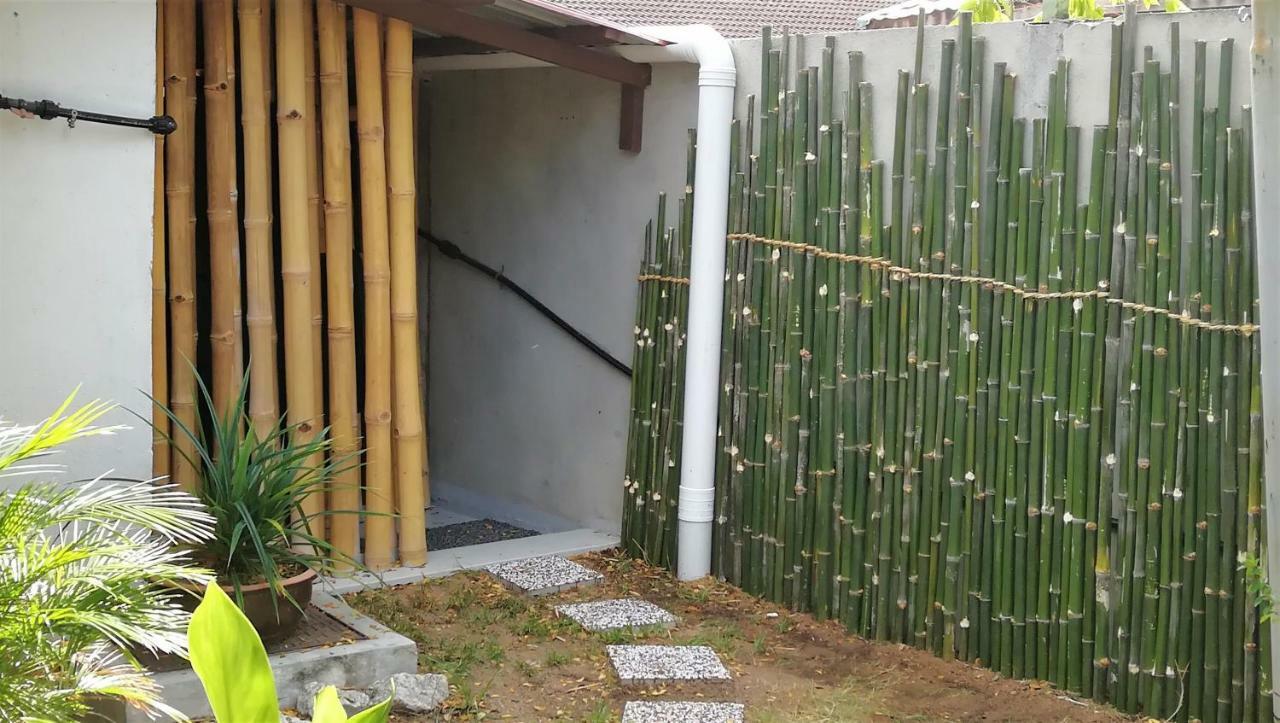 Sabandy Guesthouse Kuah Exterior photo