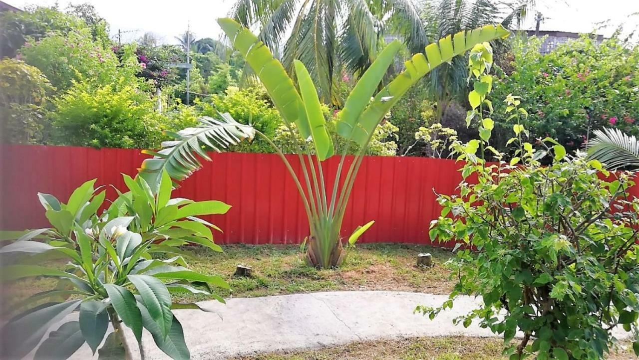Sabandy Guesthouse Kuah Exterior photo