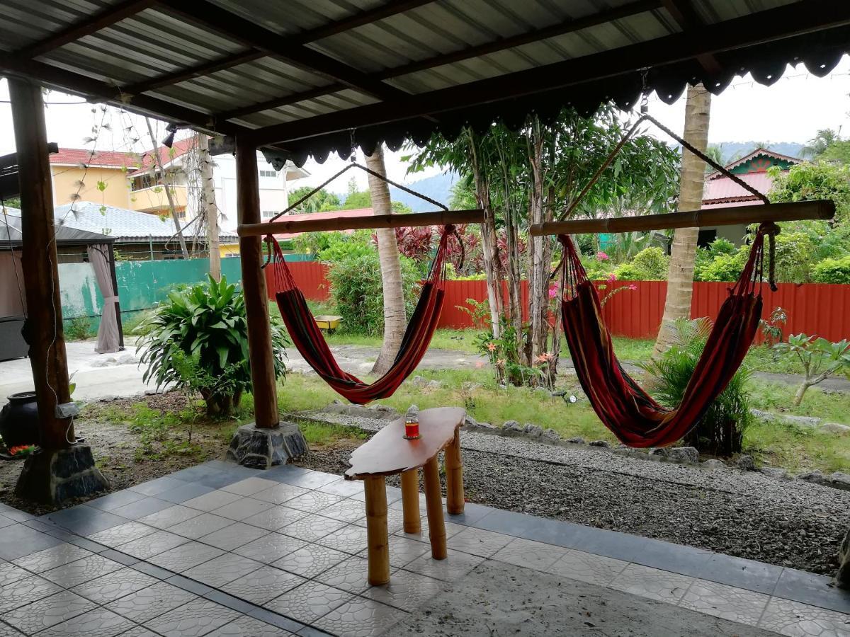 Sabandy Guesthouse Kuah Exterior photo
